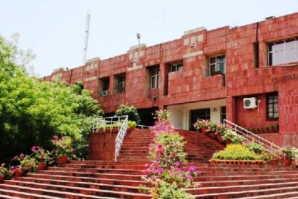 बवाल: जेएनयू ने रद्द किया कश्मीर पर वेबिनार, वकील ने दर्ज कराई शिकायत