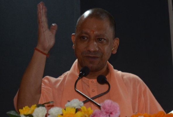 यूपी: मुख्यमंत्री योगी बोले- अखिलेश के मैं आ रहा हूं का मतलब अराजकता