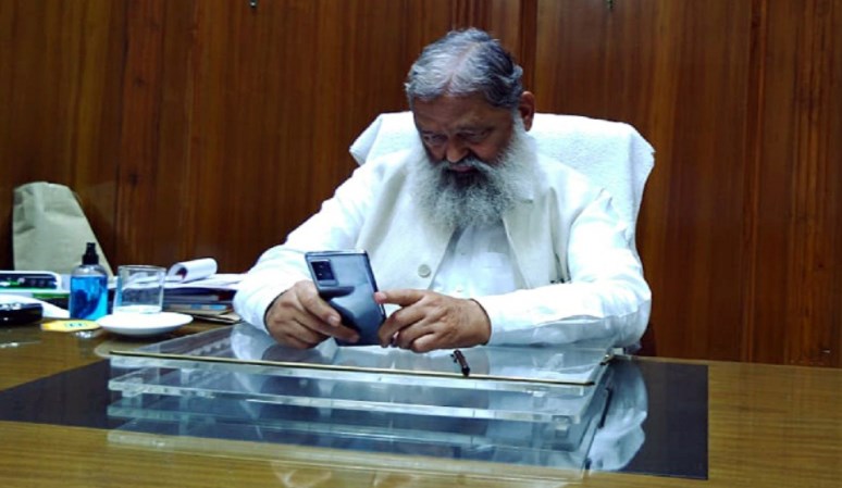 आंदोलनकारी किसानों को अनिल विज की नसीहत, बोले- वार्ता करने में सक्षम नहीं हैं नेता तो उन्हें बदलें