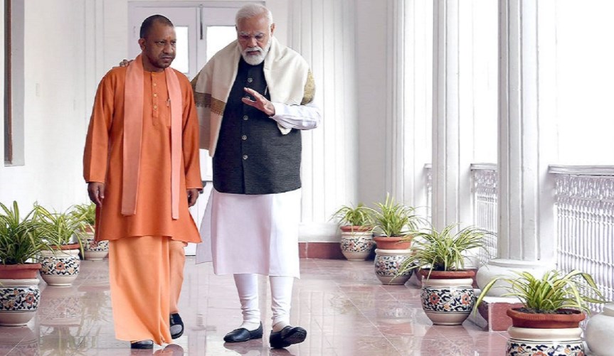 हम निकल पड़े हैं प्रण करके, अपना तन-मन अर्पण करके, जिद है एक सूर्य उगाना है..