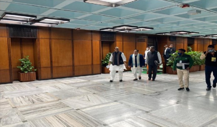 सत्र से पहले हर मुद्दे पर चर्चा के लिए सरकार ने कसी कमर, NDA पार्टनर्स के प्रो लीडर्स की हुई बैठक