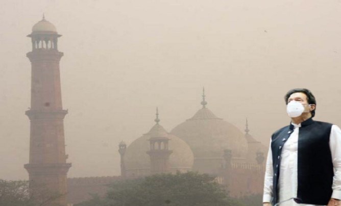 दुनिया का सबसे प्रदूषित शहर बना लाहौर, जहरीले धुएं में सांस लेना हुआ मुश्किल