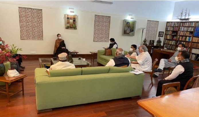 कांग्रेस ने संसद में भाजपा को घेरने की रणनीति की तैयार, आनंद शर्मा बोले- ईमानदारी से निभाएंगे अपना कर्तव्य