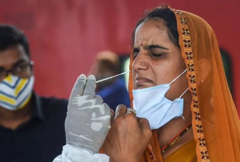 देश में फिलहाल नहीं कोरोना का ओमिक्रॉन वैरिएंट, अब तक इसका एक भी केस सामने नहीं आया
