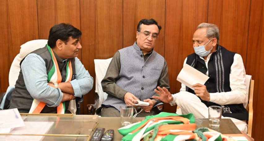 महंगाई हटाओ रैली की तैयारियों पर माकन का महामंथन, बोले- सोई हुई मोदी सरकार को जगाने का करेंगे काम