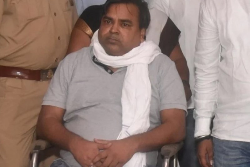 यूपी: सामूहिक दुष्कर्म मामले में पूर्व मंत्री गायत्री प्रजापति दोषी करार