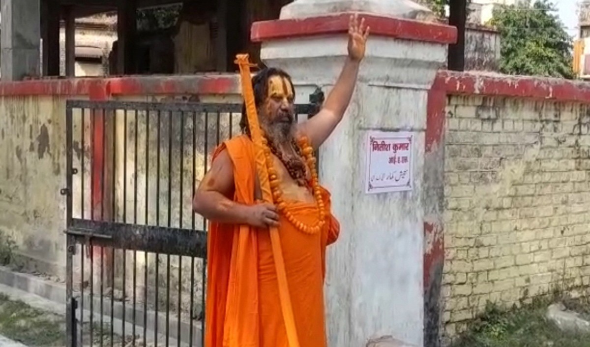 अयोध्या के 14 कोसी परिक्रमा में बंद हो मांस मदिरा की दुकानें, संत परमहंस दास ने की मांग