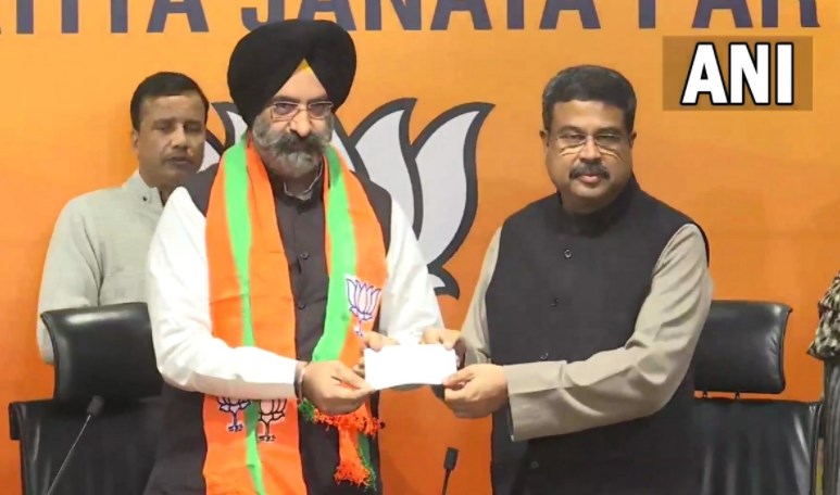 पंजाब चुनाव से पहले अकाली दल को लगा बड़ा झटका, मनजिंदर सिंह सिरसा ने थामा भाजपा का दामन