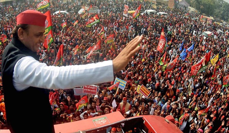 विधानसभा चुनाव से पहले अखिलेश का बड़ा ऐलान, साइकिल चालकों की हादसे में मौत पर देंगे 5 लाख रुपए का मुआवजा