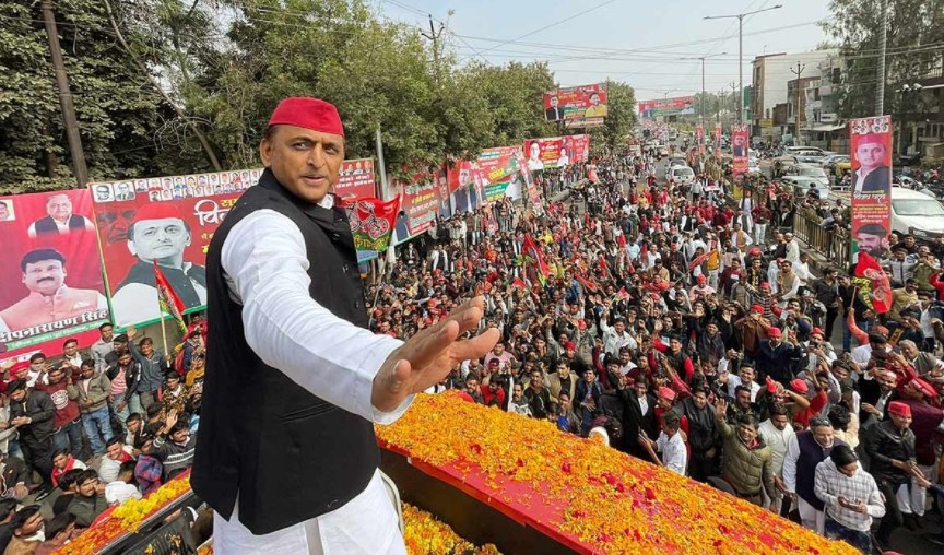 अखिलेश यादव के गठबंधन में शामिल दल आपस में ही एक दूसरे को ठगने में माहिर हैं