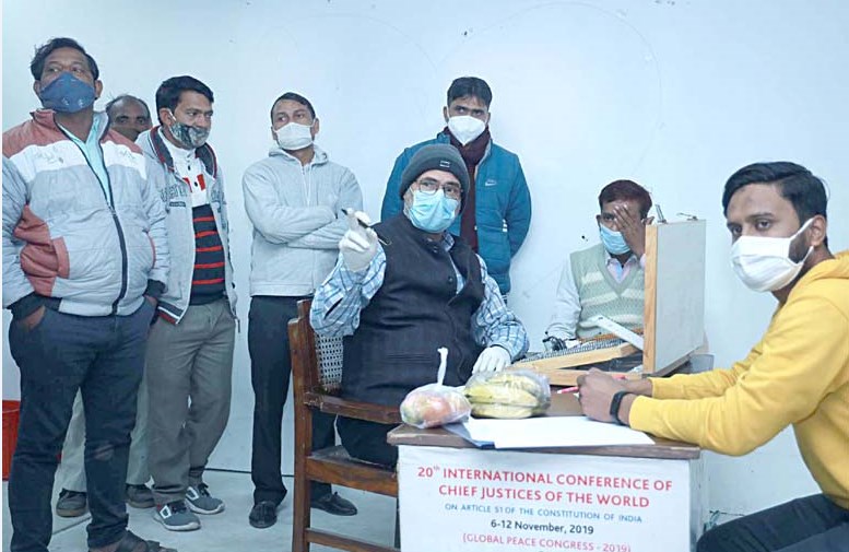 सी.एम.एस. के सभी 300 से अधिक ड्राइवरों का नेत्र परीक्षण