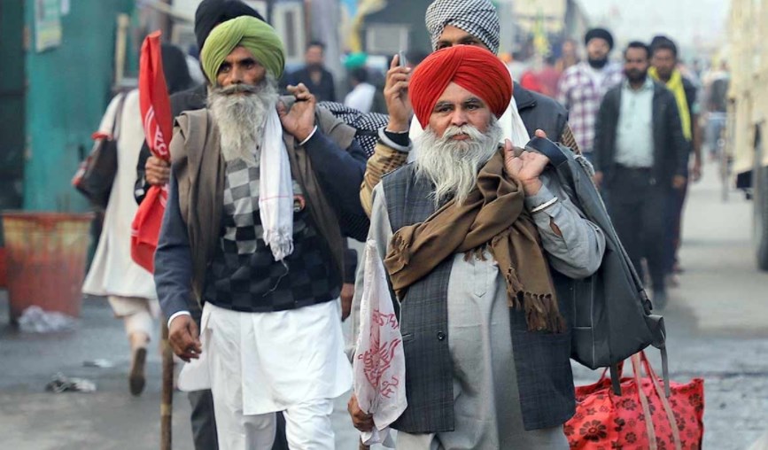 सरकार भी मान गयी, किसान भी मान गये पर कई सवालों के जवाब अब भी बाकी रह गये