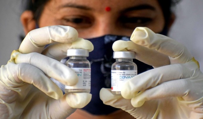 Omicron के खतरे के बीच अच्छी खबर, Covishield समेत 7 वैक्सीन की बूस्टर डोज से बढ़ी इम्यूनिटी