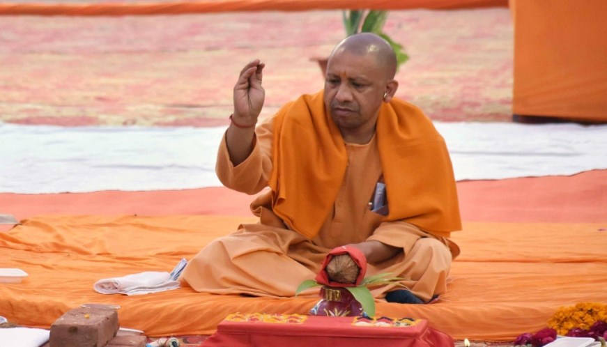 योगी मॉडल को क्यों कॉपी कर रहे भाजपा शासित राज्यों के CMs