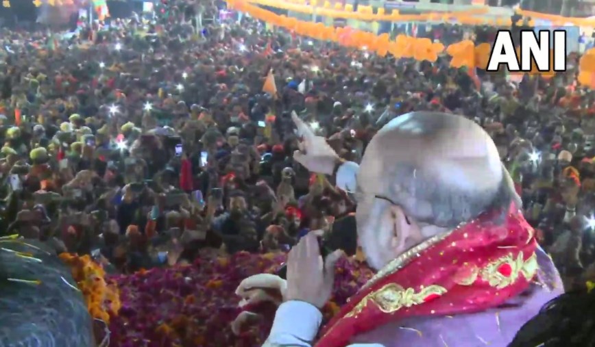 बरेली में अमित शाह के रोडशो में उमड़ी भारी भीड़