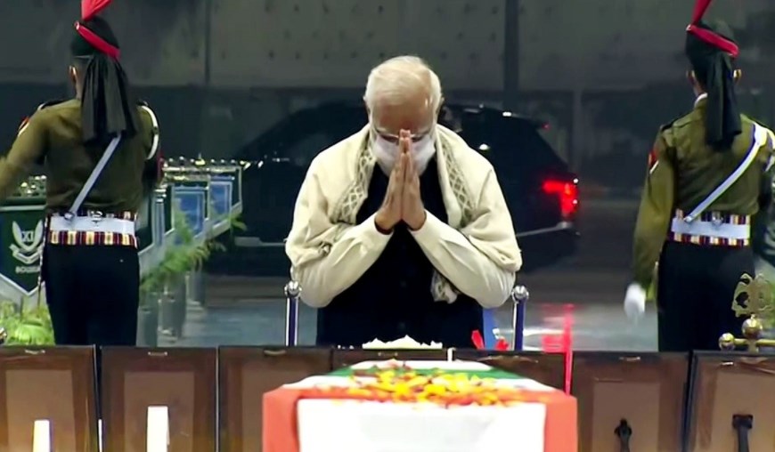 ल्ली पहुंचा CDS रावत सहित सभी मृतकों का पार्थिव शरीर, PM मोदी और रक्षा मंत्री राजनाथ सिंह ने दी श्रद्धांजलि