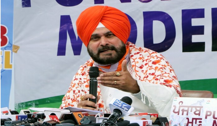 अरविंद केजरीवाल पर बरसे नवजोत सिंह सिद्धू, बताया प्रवासी पक्षी