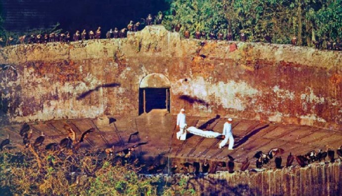 क्या है पारसी लोगों के अंतिम संस्कार का तरीका, जिस पर SC ने लगाई रोक