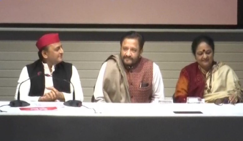 कांग्रेस को एक और बड़ा झटका, बरेली कैंट से पार्टी प्रत्याशी सुप्रिया ऐरन सपा में शामिल