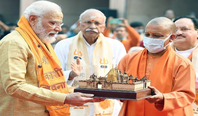 देश में आज हुए लोकसभा चुनाव तो एनडीए को मिलेंगी 296 सीटें