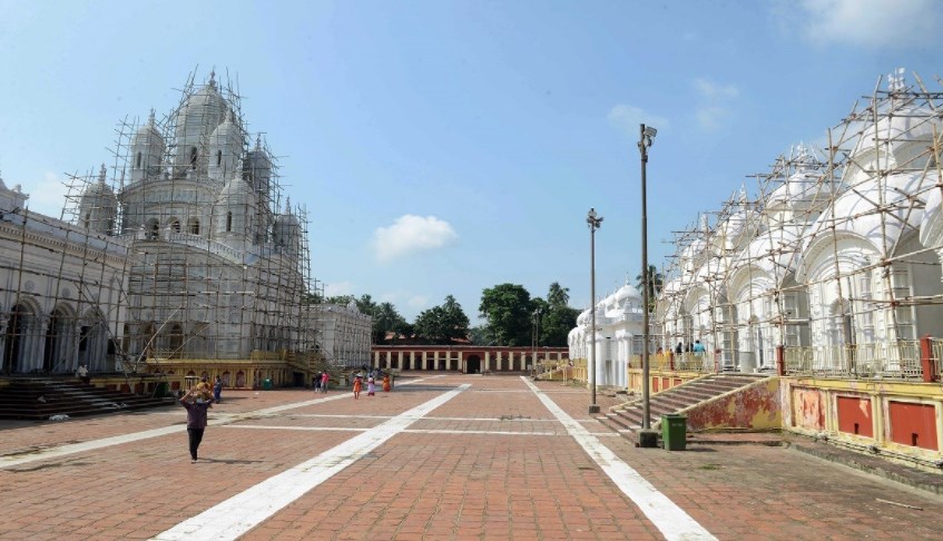 कोरोना संक्रमितों की बढ़ोतरी के बाद बंगाल में मिनी लॉकडाउन, स्कूल-कॉलेज बंद
