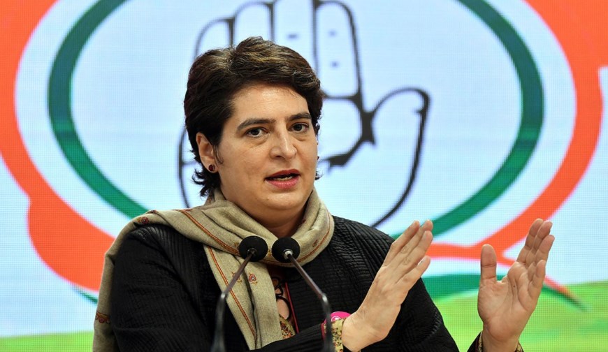 प्रियंका वाड्रा जिस तेजी से मुस्लिमों के बीच लोकप्रिय हो रही हैं वह अखिलेश के लिए नुकसानदेह है