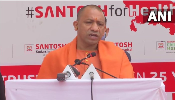 उत्तर प्रदेश में कोरोना की रफ्तार कम करने में जुटे सीएम योगी, टीम-9 के साथ की महत्वपूर्ण बैठक