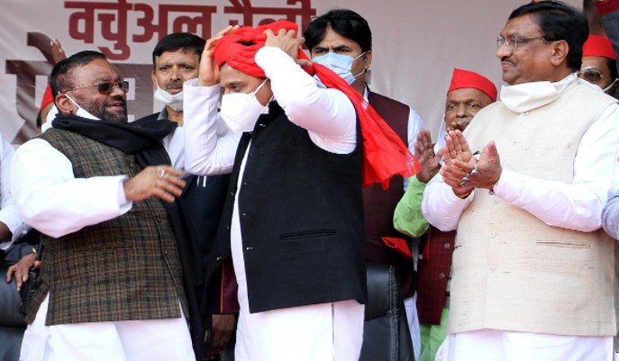 यूपी में जनाधार नहीं इसके बावजूद विपक्ष के दिग्गज नेताओं का अखिलेश ले रहे हैं साथ, जानें क्या होगा लाभ