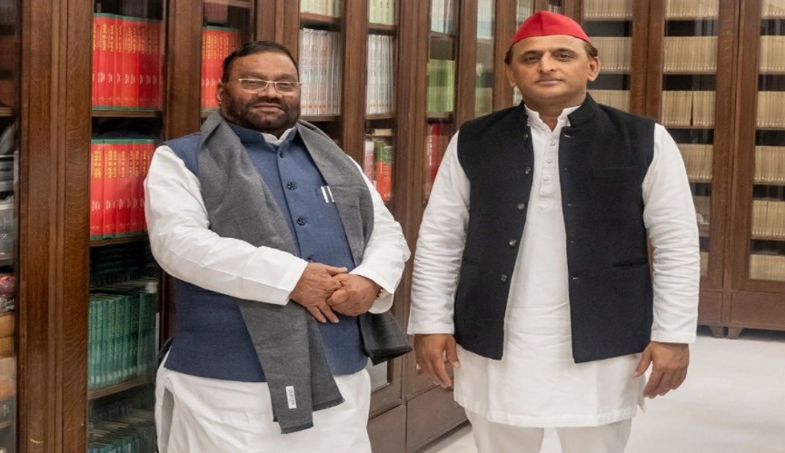 स्वामी प्रसाद मौर्य का योगी कैबिनेट से इस्तीफा, सपा में हुए शामिल