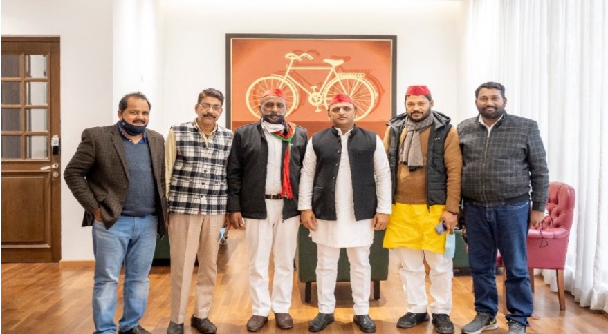 चुनाव से पहले दलबदल की राजनीति जारी, अनिल वर्मा ने छोड़ी भाजपा तो सुभाष राय ने समाजवादी पार्टी