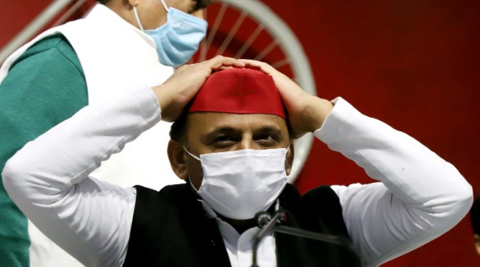 UP चुनाव से पहले अखिलेश को लगा बड़ा झटका, सपा सरकार में मंत्री रहे शिवकुमार बेरिया ने थामा भाजपा का दामन