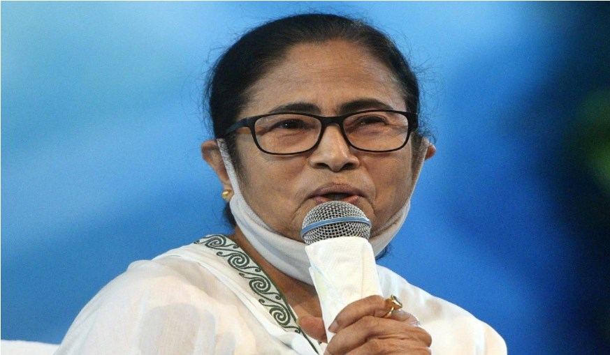 राष्ट्रगान के अपमान मामले में बढ़ीं ममता बनर्जी की मुश्किलें, मुंबई कोर्ट ने 2 मार्च को पेश होने का दिया निर्देश