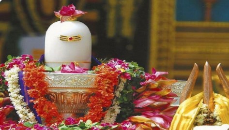 Mahashivratri 2022: राशि के अनुसार शिवलिंग पर चढ़ाएं ये खास चीजें