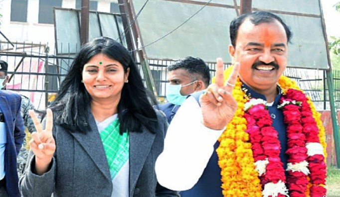 बहन पल्लवी के खिलाफ चुनावी प्रचार कर रहीं अनुप्रिया पटेल, दिलचस्प हुई सिराथू सीट पर लड़ाई