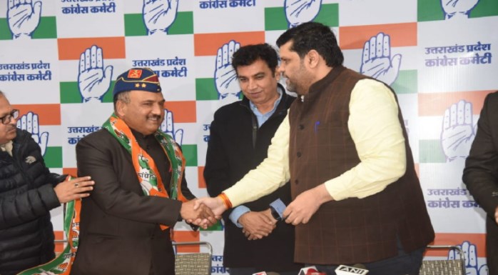 उत्तराखंड में AAP को लगा बड़ा झटका, मेजर जनरल सीके जखमोला कांग्रेस में हुए शामिल
