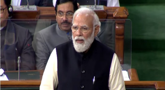 लोकसभा में प्रधानमंत्री ने बताया मेक इन इंडिया का मतलब, कांग्रेस को घेरते हुए बोले- उन्हें आईना मत दिखाओ