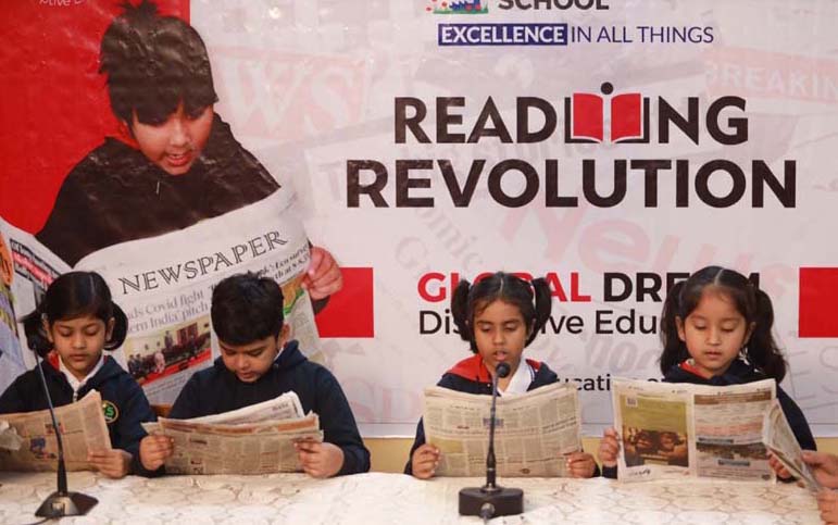 Little ones from CIS read English newspaper  fluently and inspire other students to read