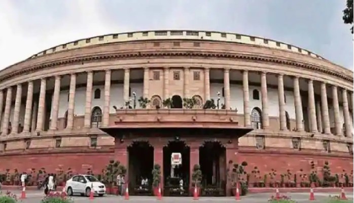 लोकसभा में तमिल में पूछे गये सवाल का हिंदी में जवाब देने पर विपक्ष और सत्ता पक्ष के बीच तीखी बहस