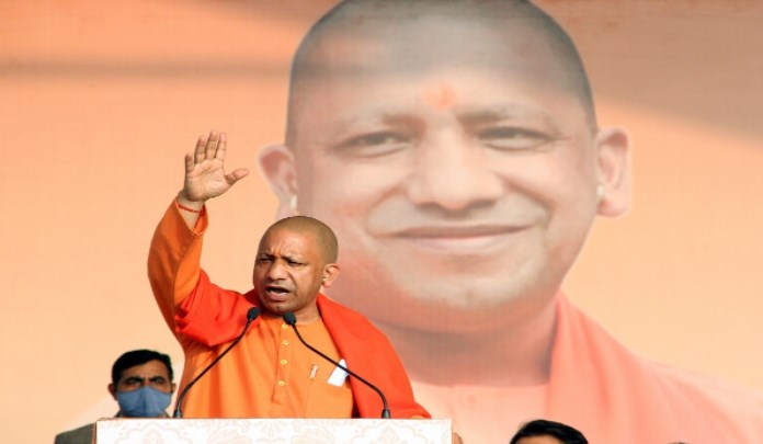 योगी की टेंशन बढ़ाने के लिए सपा ने भगवा कैंप के ही पुराने योद्धा के परिवार को मैदान में उतारा