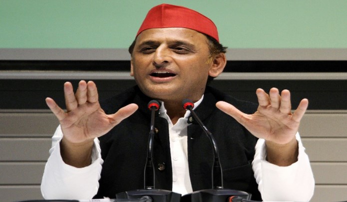 अखिलेश का ऐलान, यूपी में बनी सपा सरकार तो मुफ्त में देंगे खाद, डीजल, पेट्रोल और बिजली