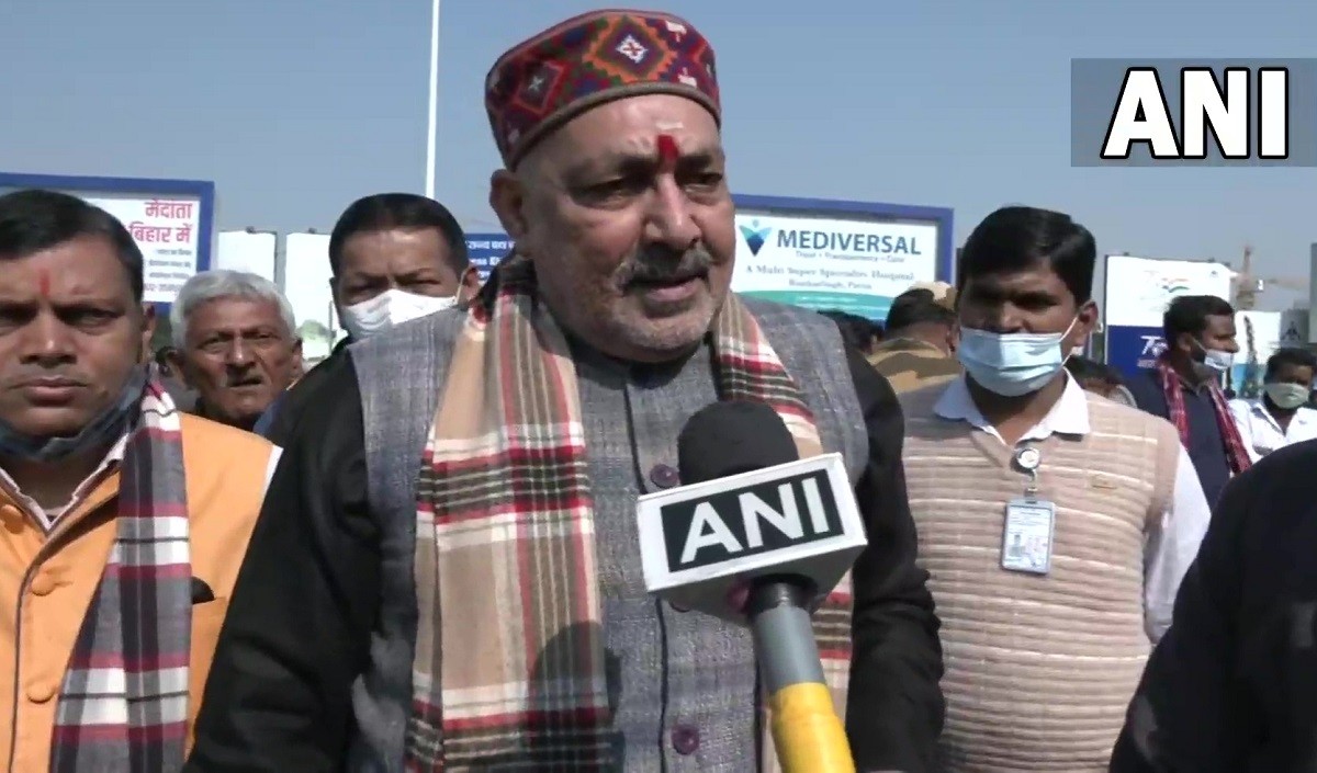 केवल बीस फीसदी लोगों के प्रतिनिधि हैं अखिलेश यादव: गिरिराज सिंह