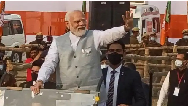 बनारस में फंस गई हैं सीटें? मोदी करेंगे छह किलोमीटर लंबा रोड शो,