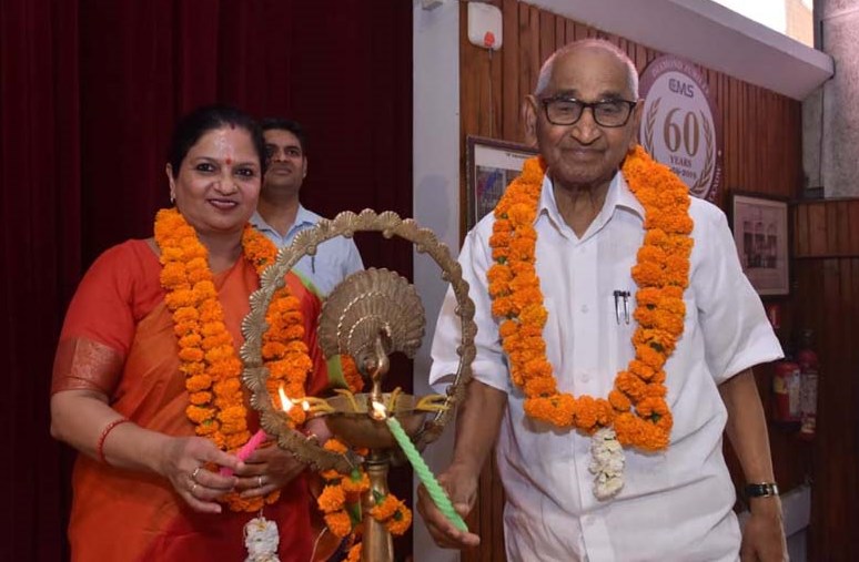 जीवन मूल्यों की शिक्षा से ही अच्छे समाज का निर्माण संभव - डा. जगदीश गाँधी