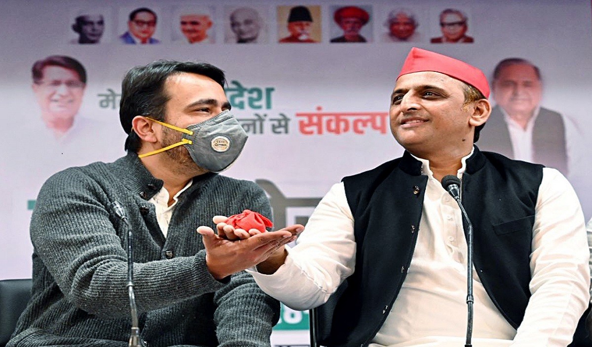 भविष्य की राजनीति का ताना-बाना बुनने की कोशिश या नया सियासी दांव