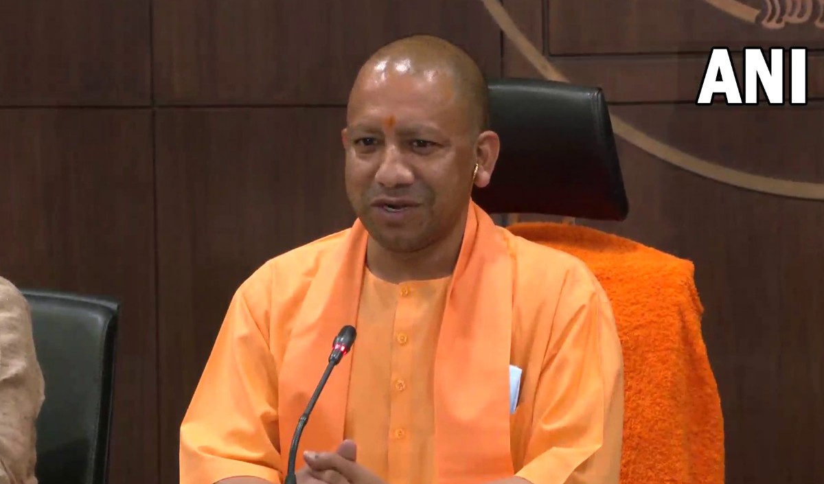 पहली कैबिनेट बैठक में सीएम योगी का बड़ा फैसला, यूपी में फ्री राशन योजना को तीन महीने तक बढ़ाया गया