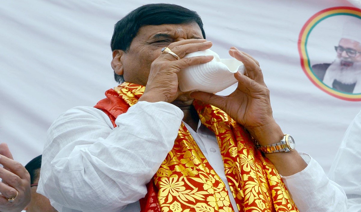 अखिलेश के साथ मनमुटाव की खबरों के बीच सीएम योगी से मिले शिवपाल, 20 मिनट तक चली बैठक