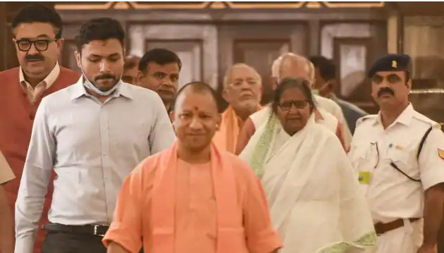 यूपी में कितना नियंत्रण में है कोरोना? अस्पतालों को लेकर सीएम योगी का नया आदेश