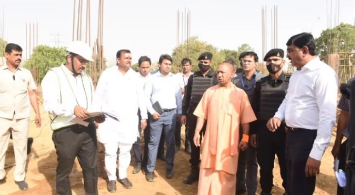गोरखपुर: दो दिवसीय दौरे पर पहुंचे सीएम योगी