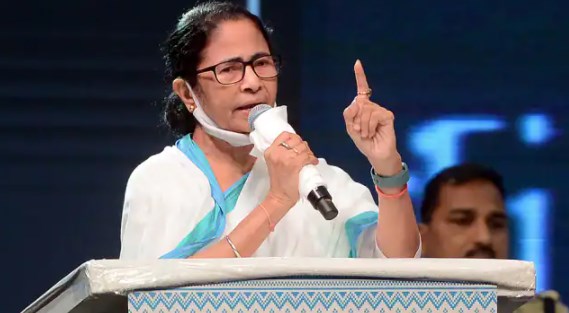 हमने तीन साल में जनता पर खर्चे 1500 करोड़... पीएम मोदी पर ममता का पलटवार