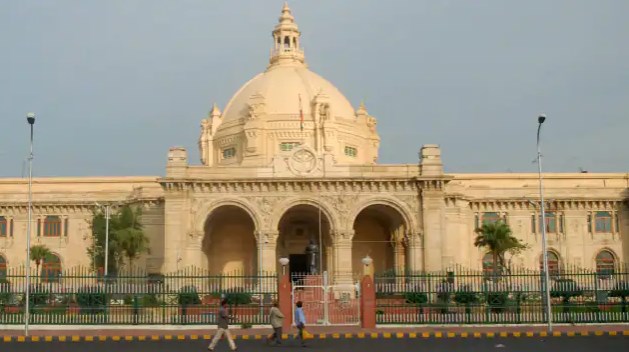 यूपी विधानसभा में हर विधायक की तय होगी सीट, जानिए कौन कहां बैठेगा